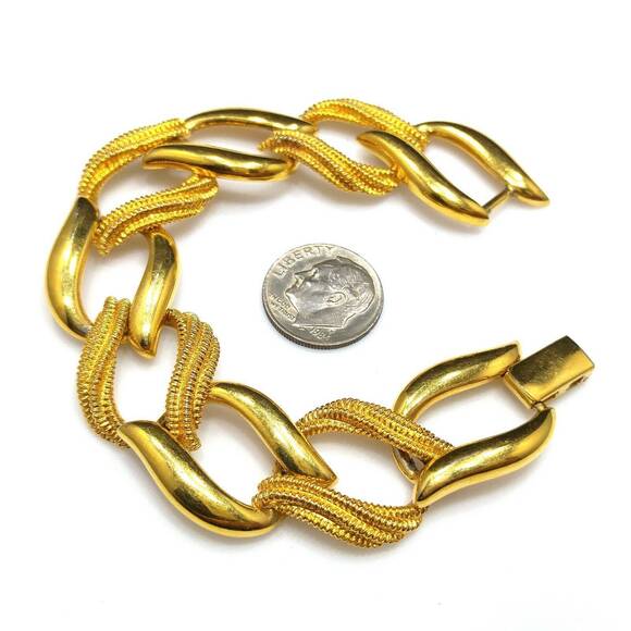 Vintage Napier Women's Bracelet, Gold Plated, Smooth Textured Links, 1980s - Picture 5 of 9